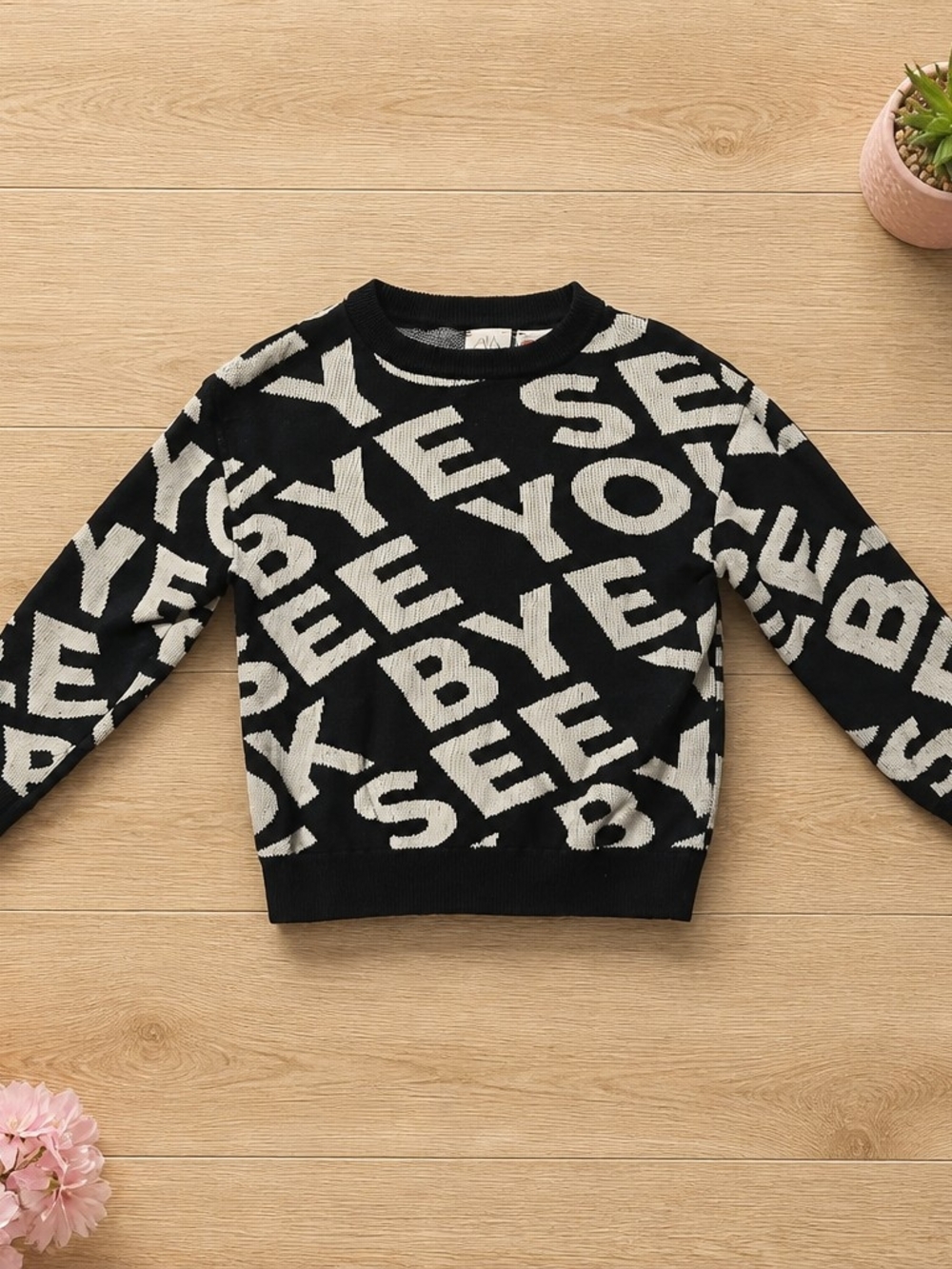 Zara Black and Cream Graphic Crewneck Sweater